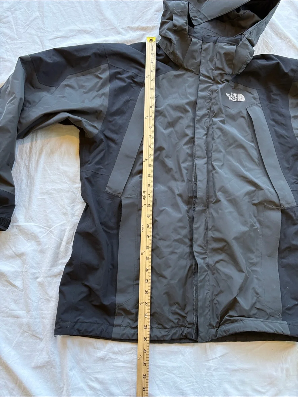 North Face Hooded Gore-Tex Rain Jacket - Charcoal and Black Mens Large